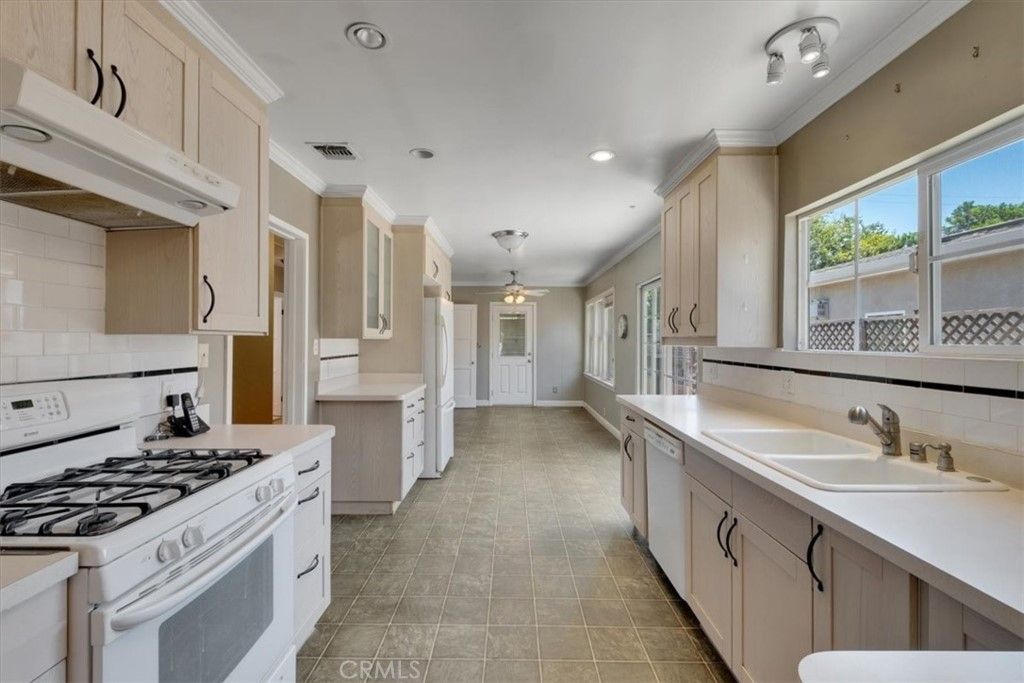listing image 130728818003523494997
