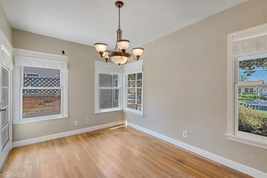 listing image 130728491688510268437