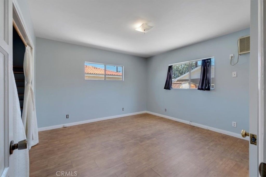 listing image 130720586364674944031