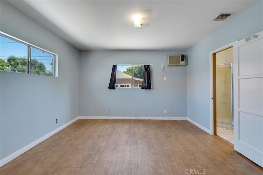listing image 130726616994872829010