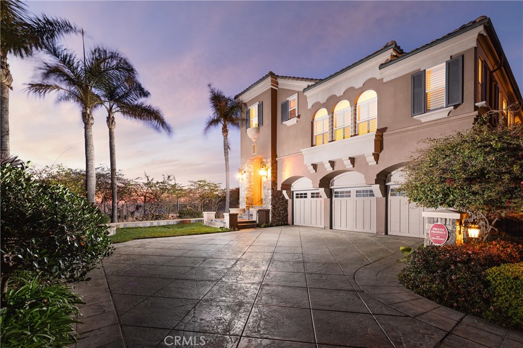 5561 Ocean Terrace Drive