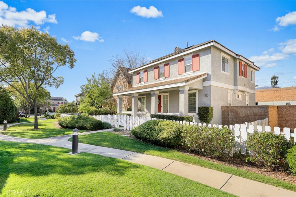1555 N Dahlia Court