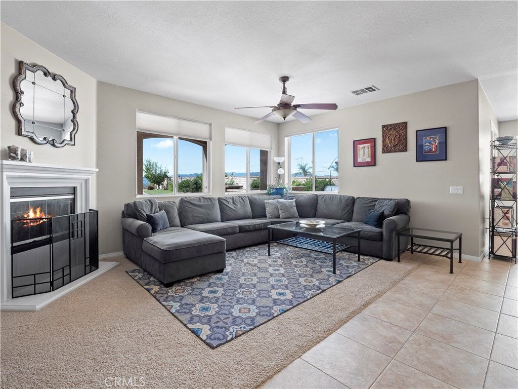 listing image 130723377395382639991