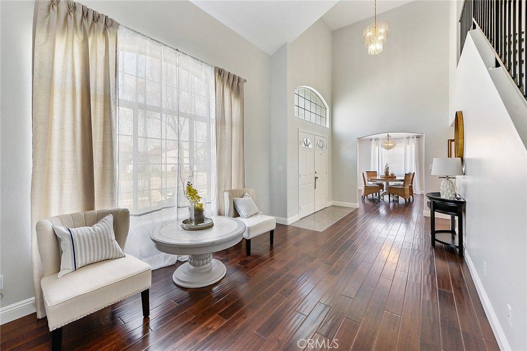 listing image 130720655604843483520