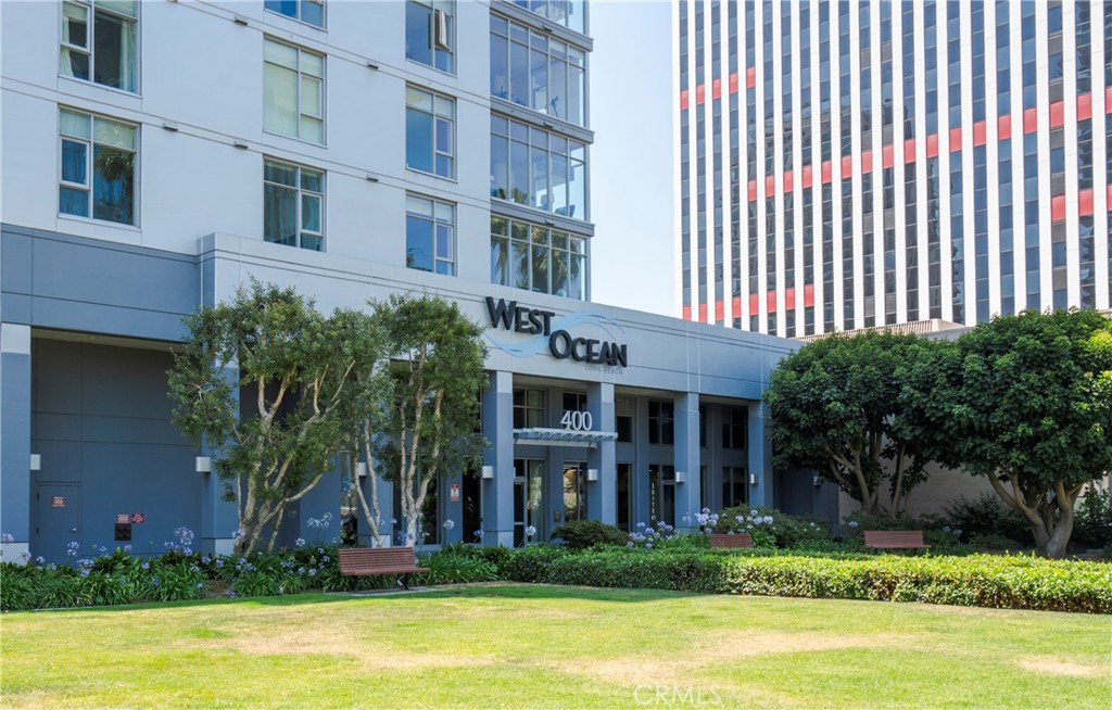 400 W Ocean Boulevard 1601