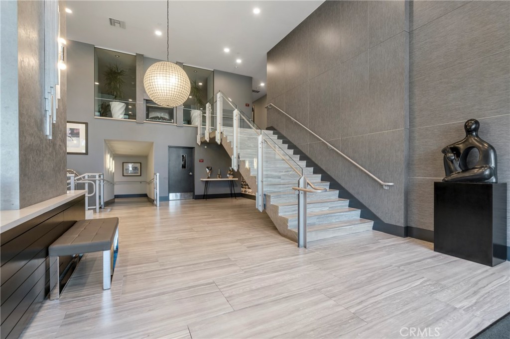 400 W Ocean Boulevard 1601