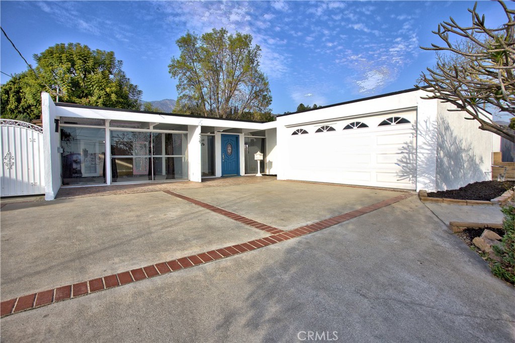 439 E Greystone Avenue