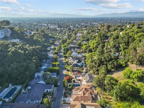 A home in Studio City