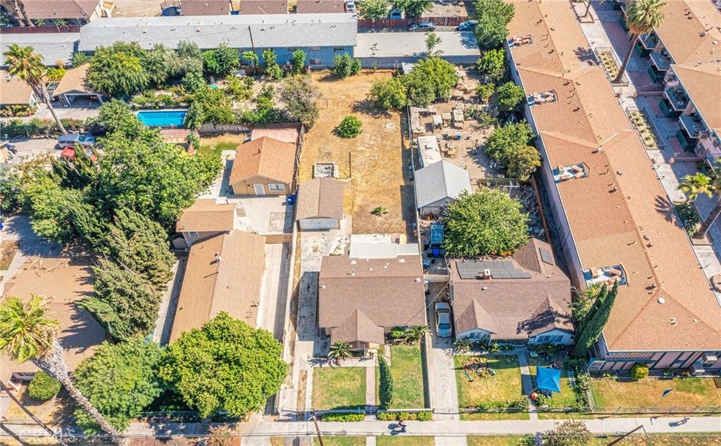 listing image 130725264123311830516