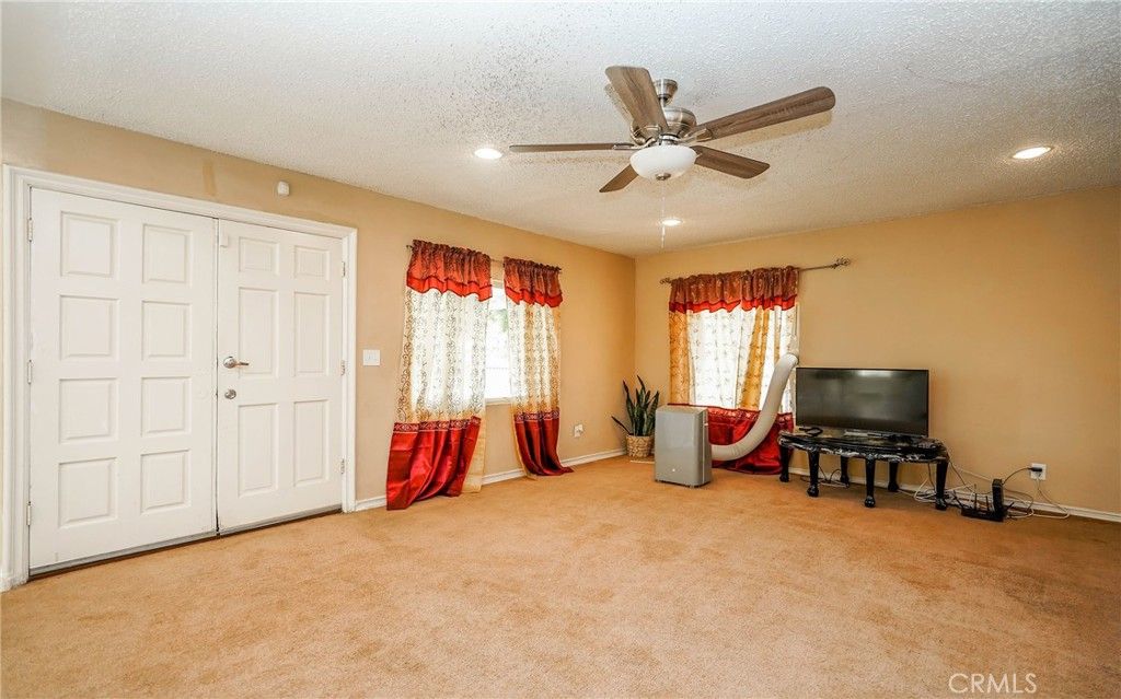 listing image 130720422819341929977