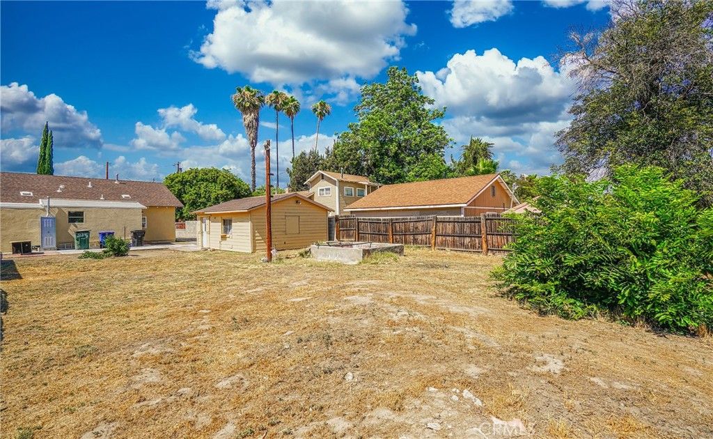 listing image 130728553669866818352