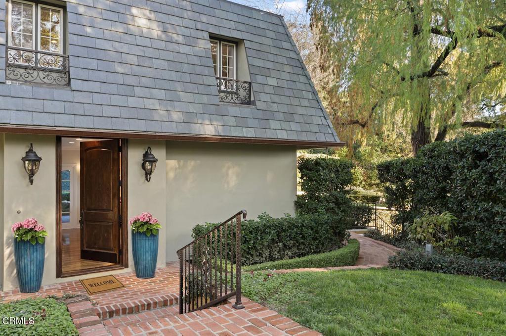 Properties 2 1010 Stoneridge Drive