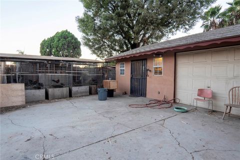 A home in El Monte