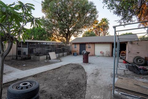 A home in El Monte