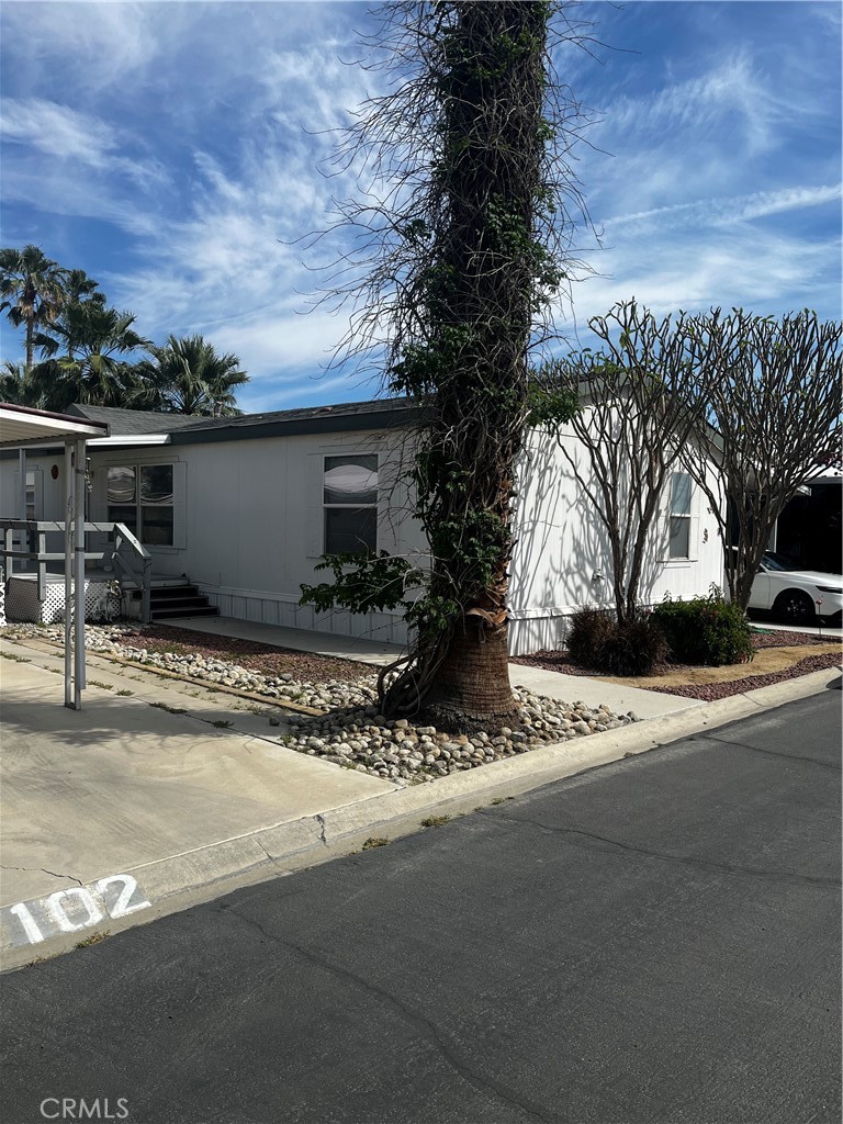 View Indio, CA 92201 mobile home