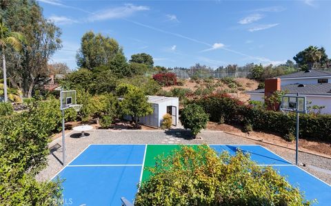A home in North Tustin