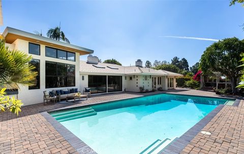 A home in North Tustin