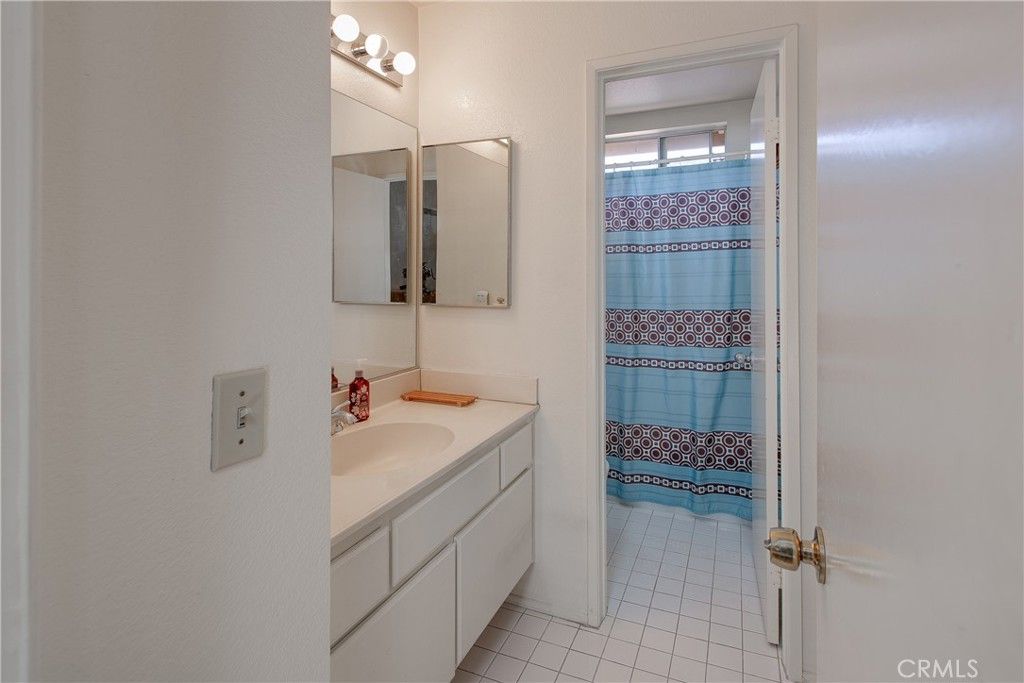 listing image 130720591258328026374
