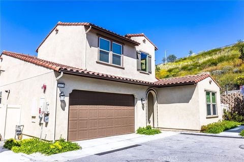 Photo of 20521 Martingale Place, Saugus, CA 91350 (MLS # SR23082275)