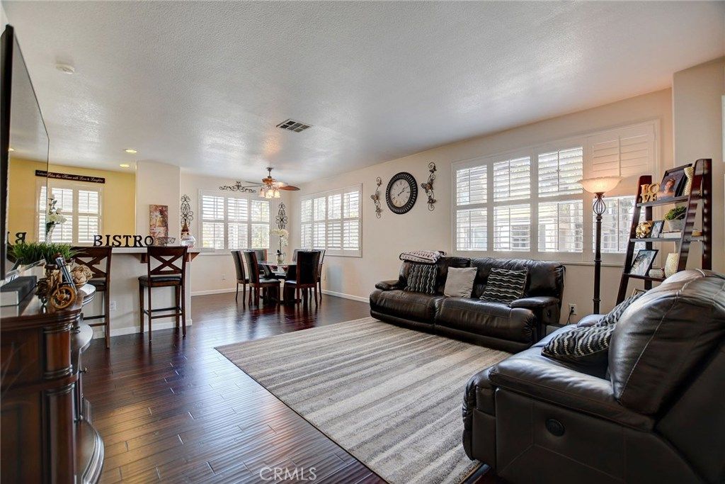 listing image 130722449106228042700