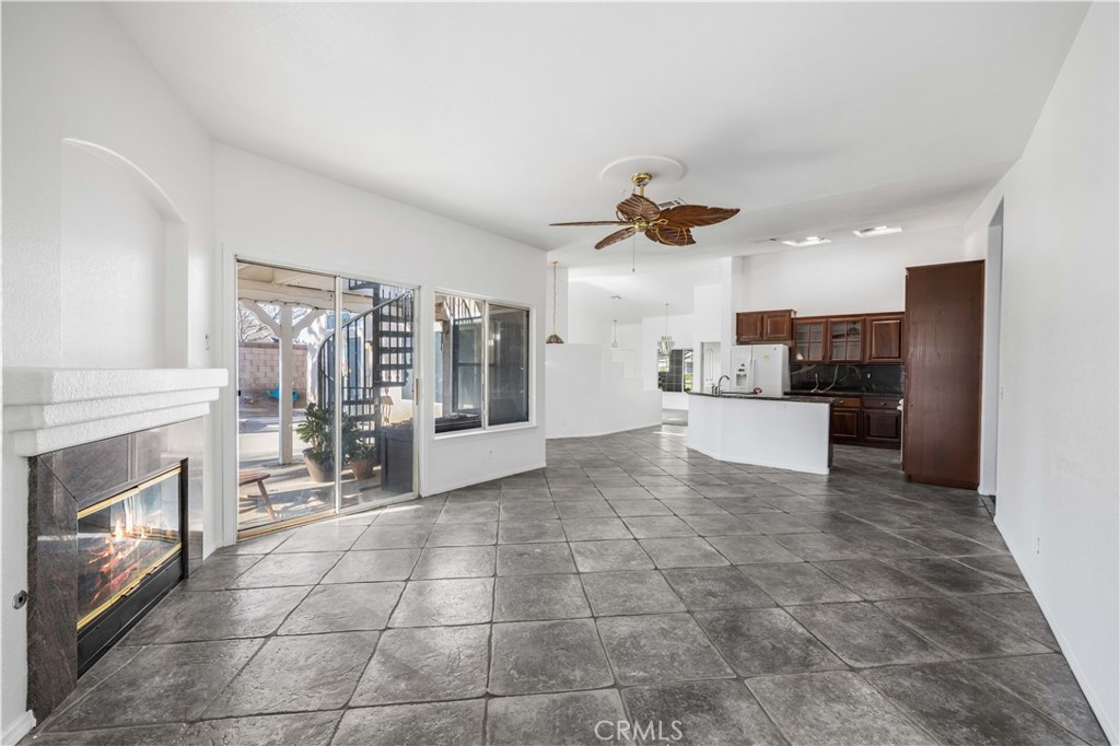 Photo 5 of 36 of 4560 Cinnabar Avenue house