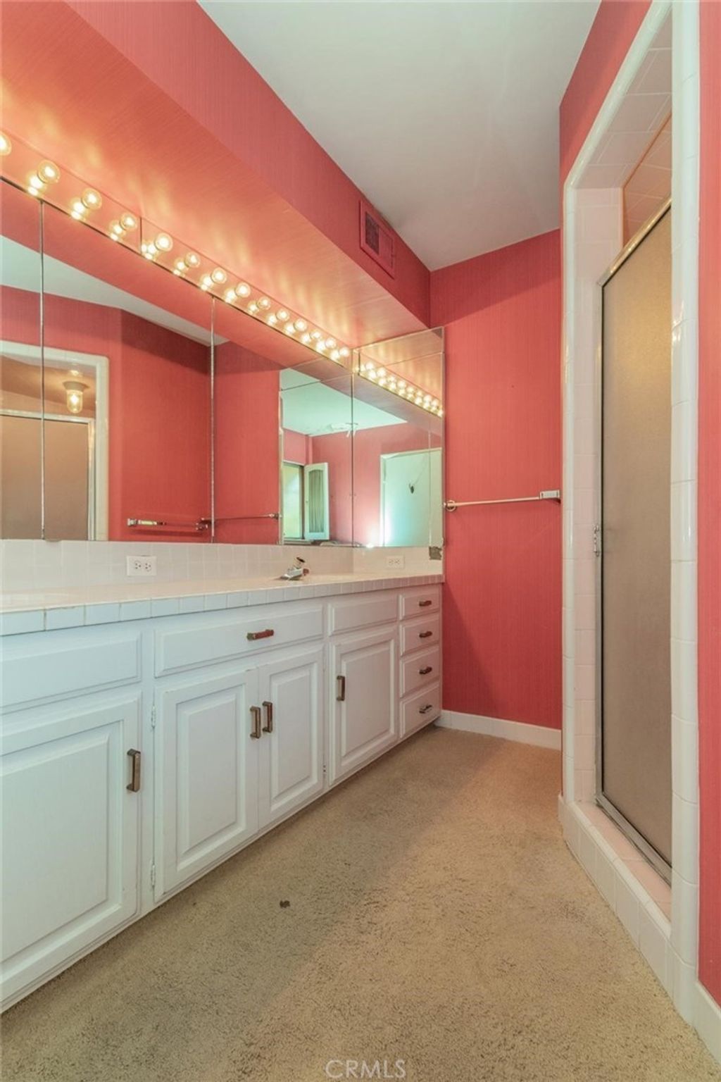 listing image 130724746587738984357