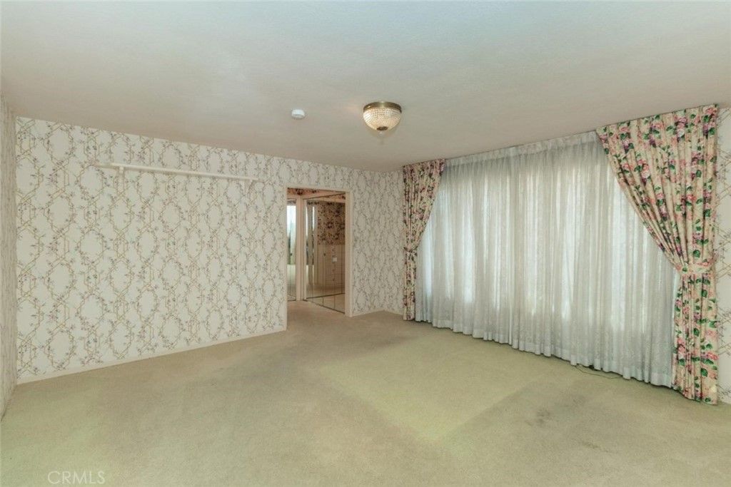 listing image 130721103012341481460