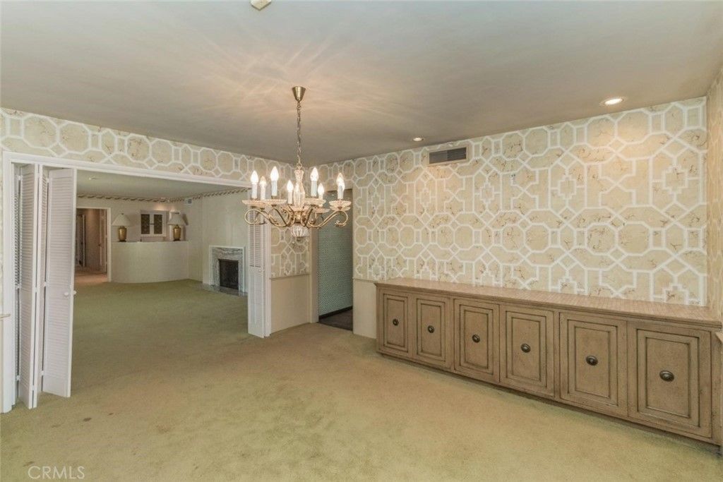 listing image 130723315627341979361