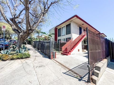Photo of 636 Robinson Street, Los Angeles, CA 90026 (MLS # SR25075330)