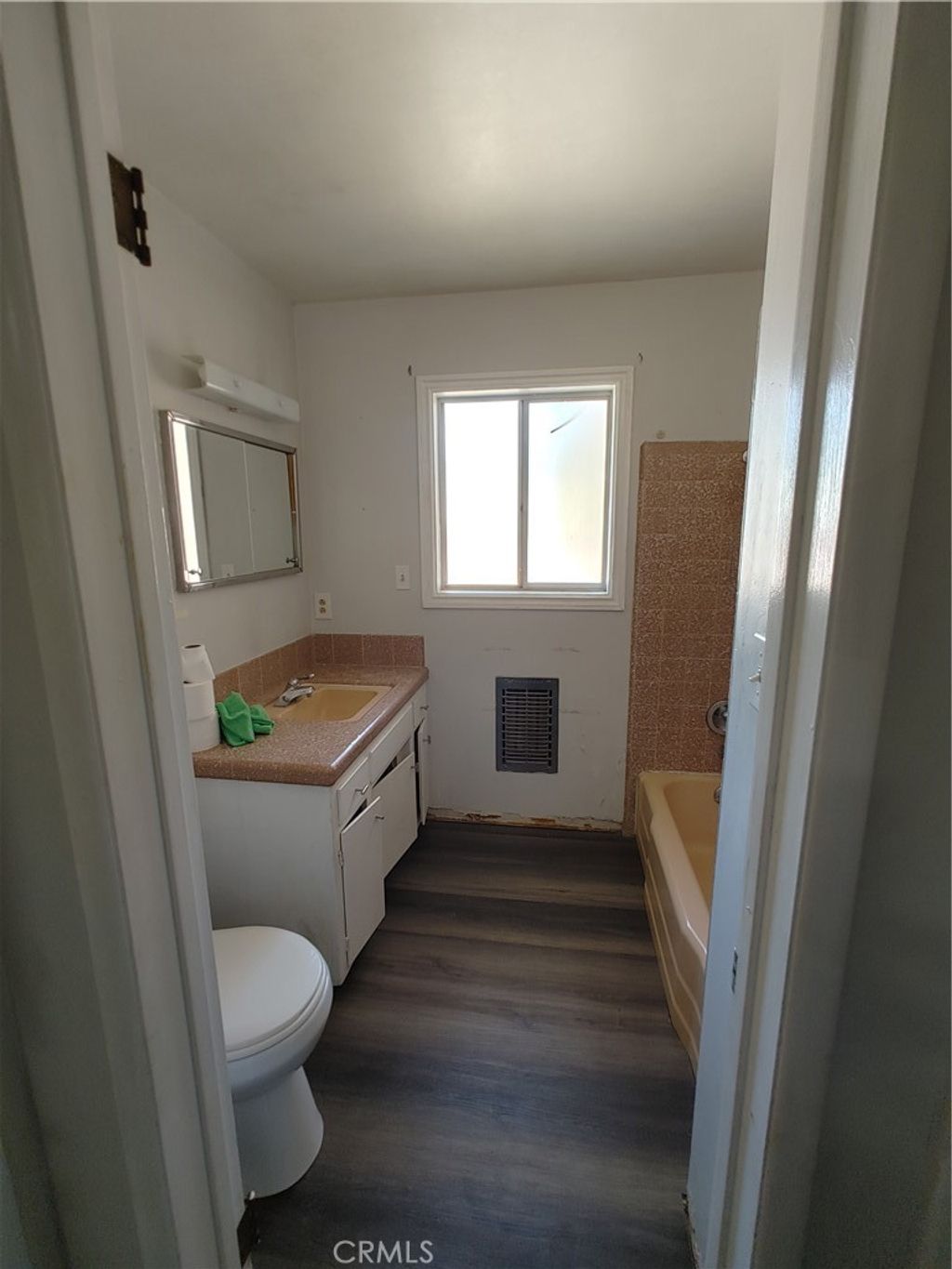 listing image 130722888631488171490