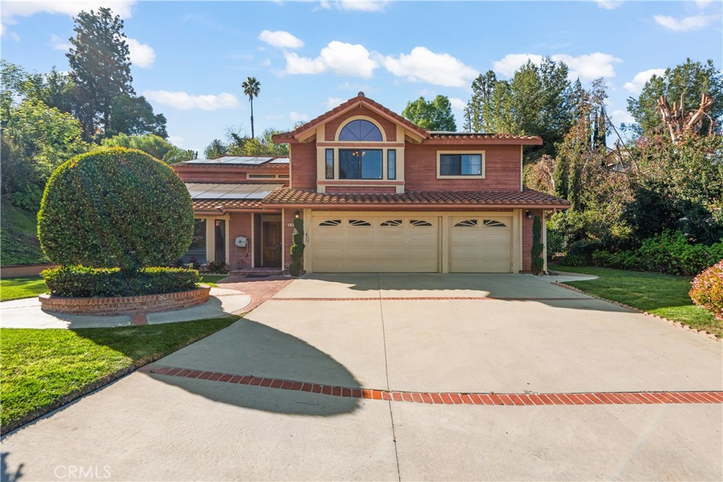 2977 E Hillside Drive