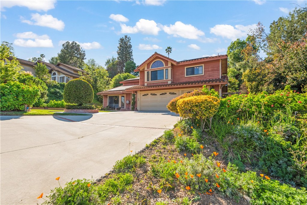 2977 E Hillside Drive