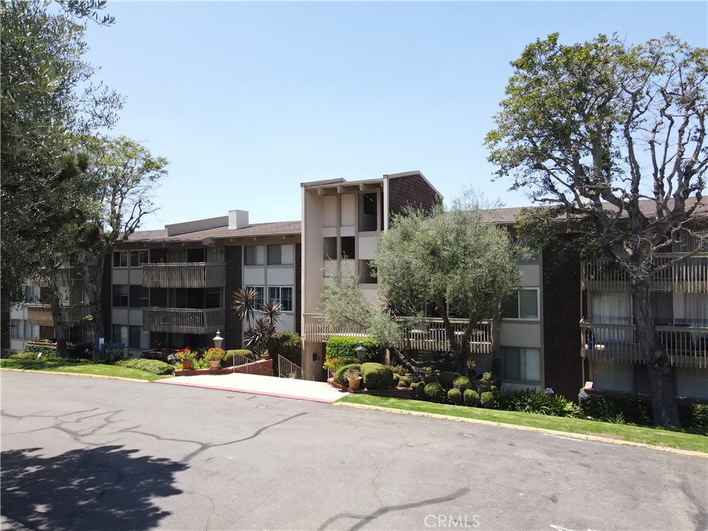 6542 Ocean Crest Drive B114