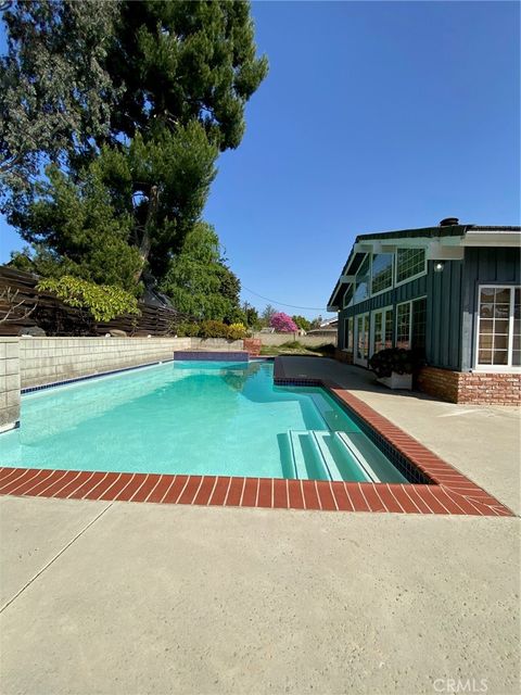 A home in North Tustin