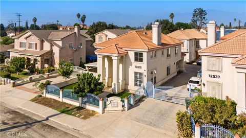 A home in El Monte