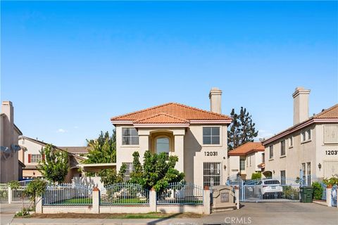 A home in El Monte