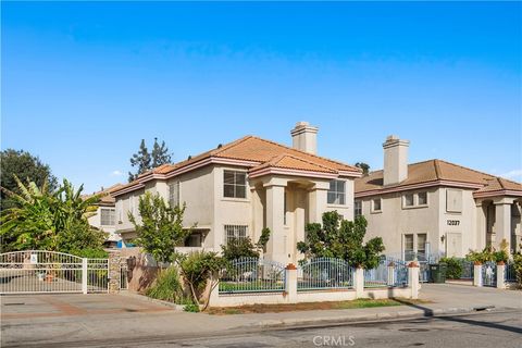 A home in El Monte