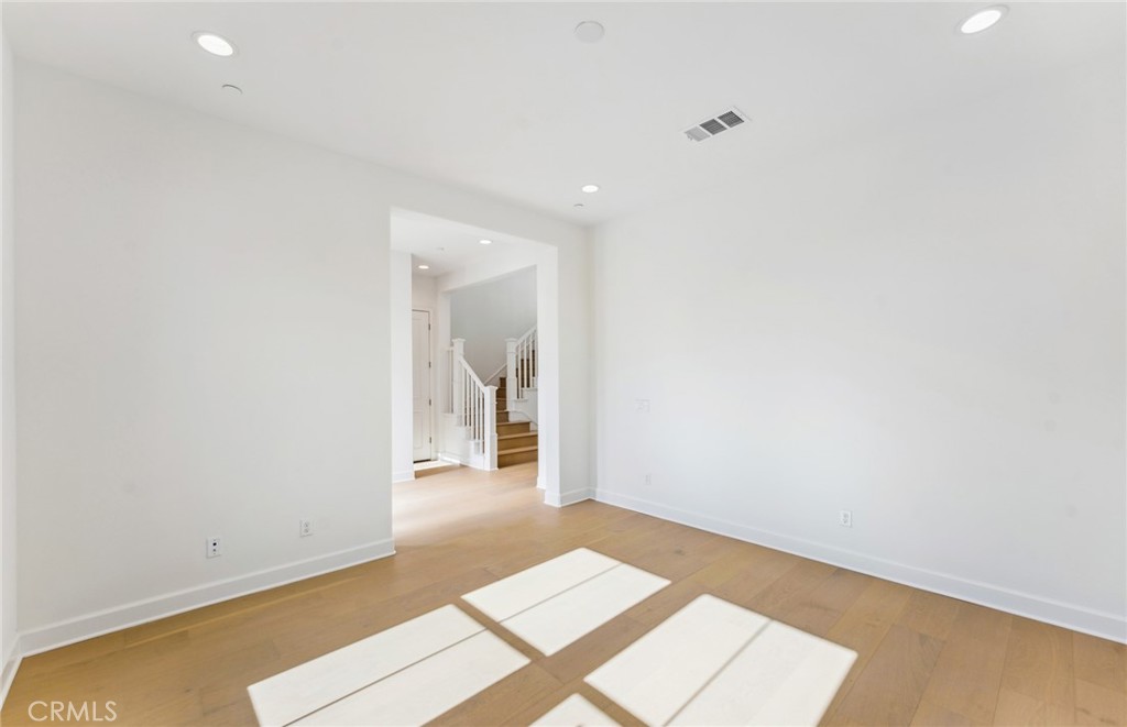 11736 Canoga Drive