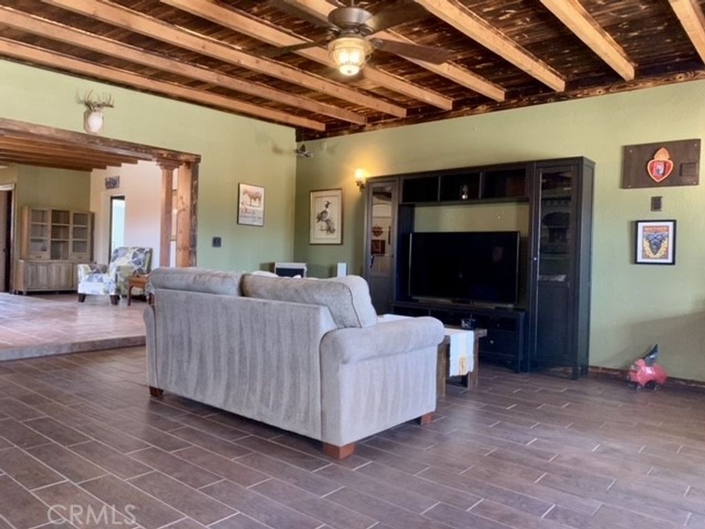 listing image 130726920192384844955