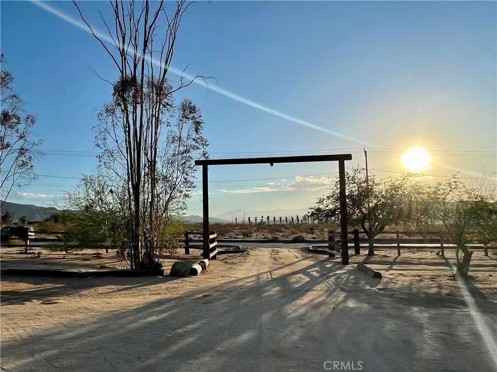 listing image 130727574407050985237
