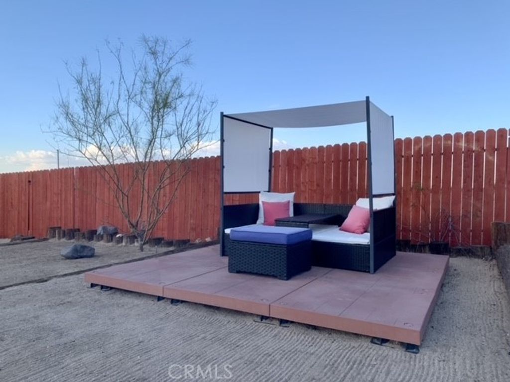 listing image 130727995106719822740