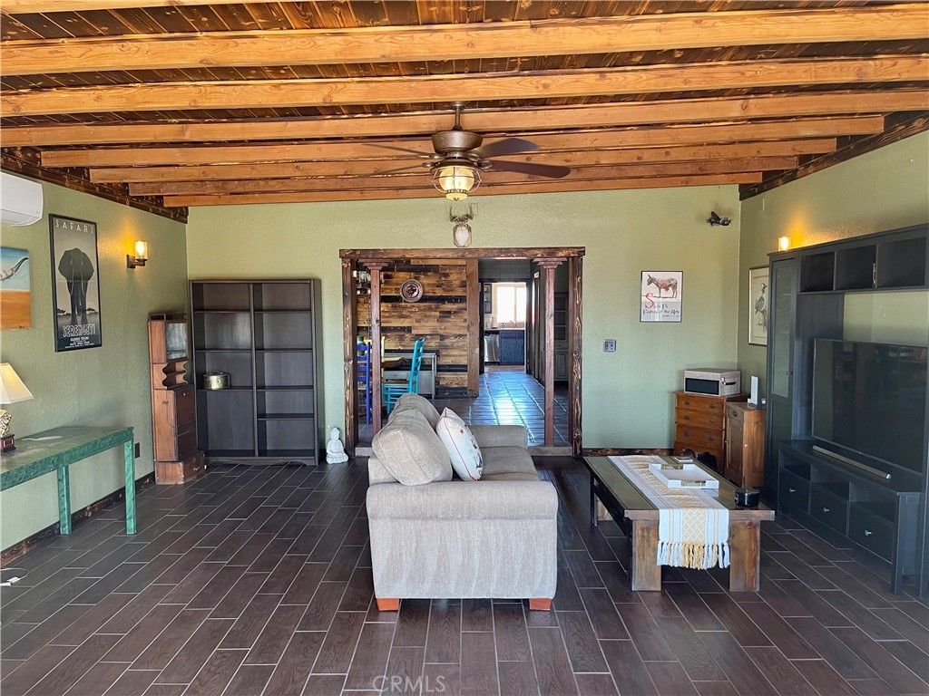listing image 130722632757083783753