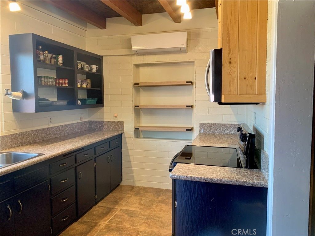listing image 130722081231172812671