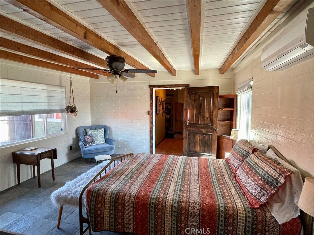 listing image 130729418813110821453