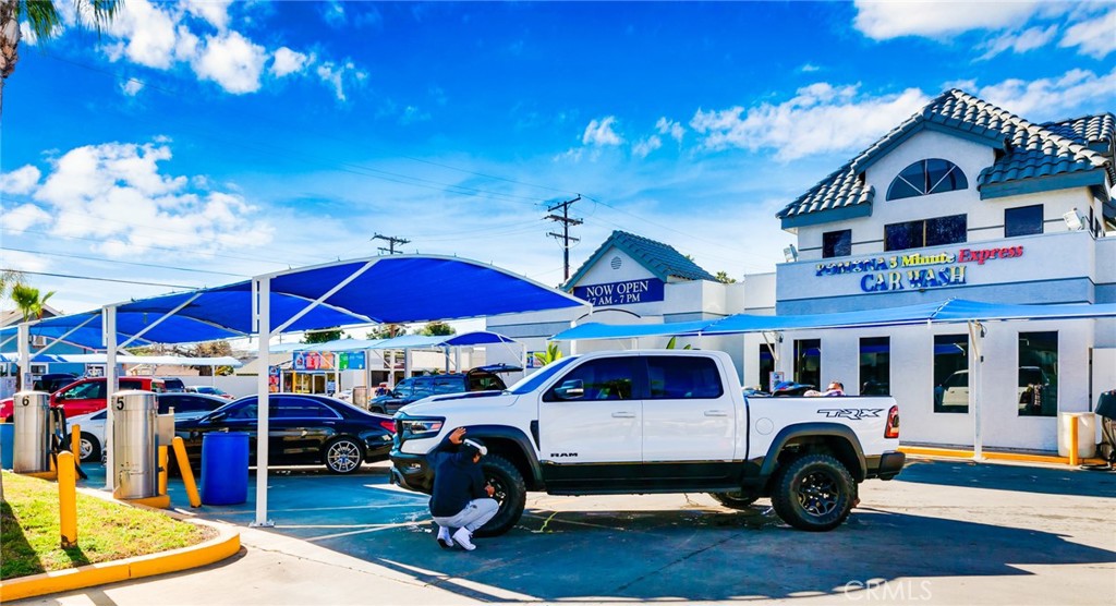 • EXPRESS CAR WASH, with Real Estate, rental income from Window Tint, Upstairs Office
• Major Street Hi-Visibility Corner Lot
• Over 29,900 daily traffic on Holt and N Caswell Ave W
• Densely populated area, over 417,000 Population within 5 miles radius
• Express Car Washes are popular due to low labor cost and faster wash time
• Recently remodeled, Sonny’s Branded Equipment
• Buyer can instantly increase business by adding high end detail services and utilizing the vacant room for expanded services or by leasing it