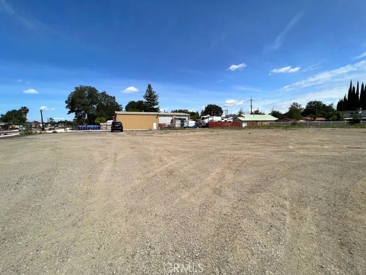 10375 Live Oak Boulevard