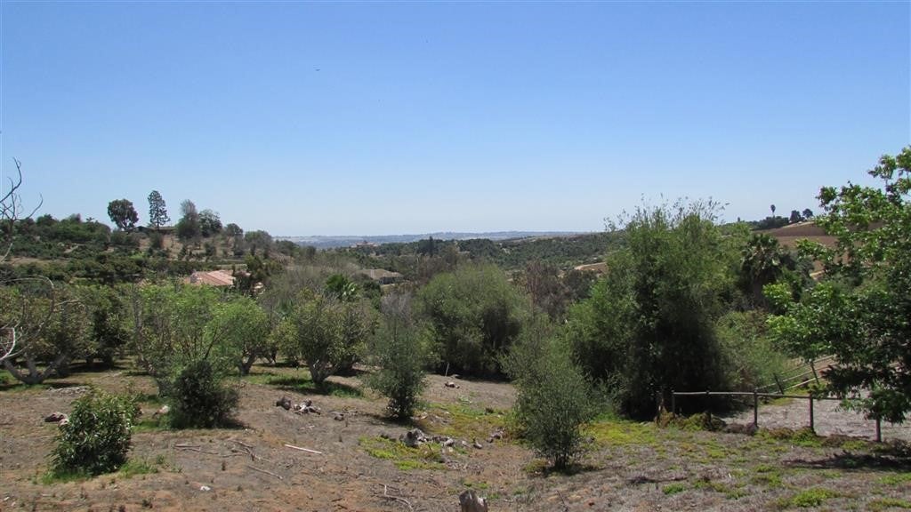 Via Rancho del Lago