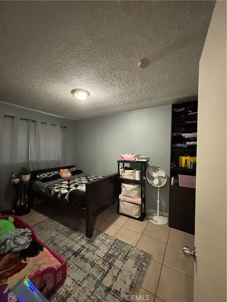 Bell, California 90201, United States, 8 Bedrooms Bedrooms, ,4 BathroomsBathrooms,Residential,Active,50954