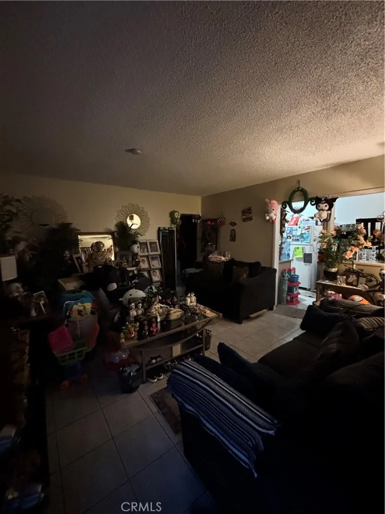 Bell, California 90201, United States, 8 Bedrooms Bedrooms, ,4 BathroomsBathrooms,Residential,Active,50954