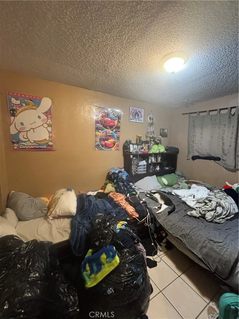 Bell, California 90201, United States, 8 Bedrooms Bedrooms, ,4 BathroomsBathrooms,Residential,Active,50954